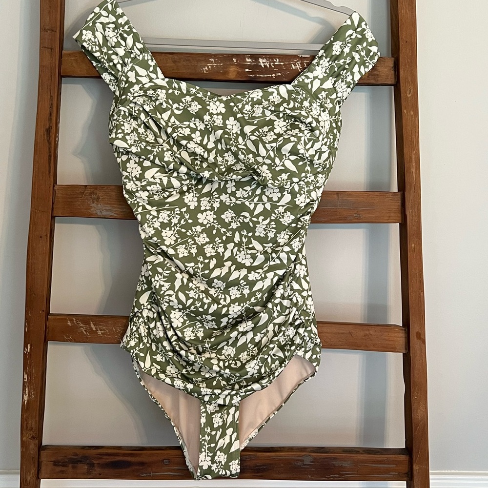 Albion Sage Ivy Off Shoulder One Piece Swimsuit M